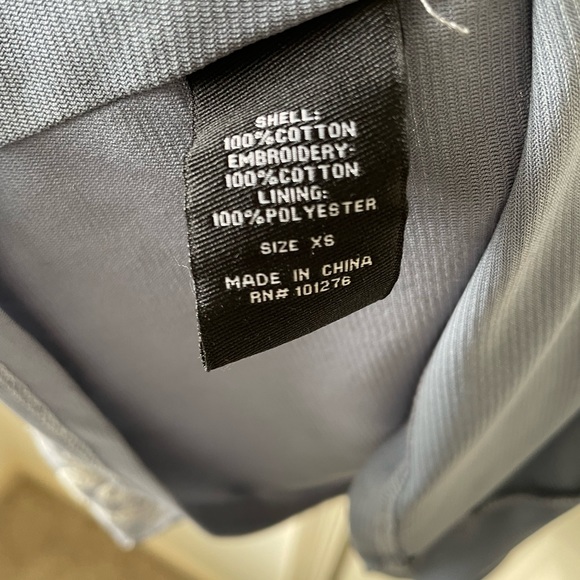 Cute embroidered chambray loose dress with pockets! Size XS - Picture 6 of 10